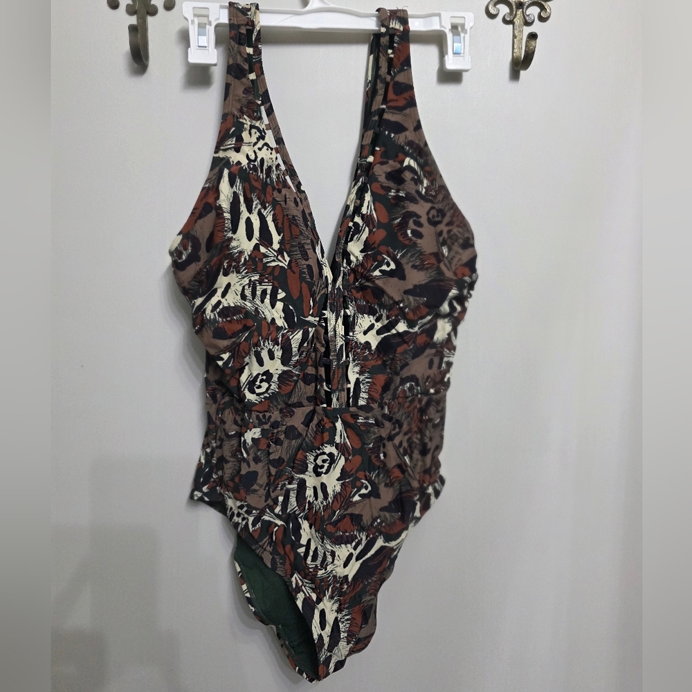 Nicole Miller Animal Print One-Piece Swimsuit Size 10